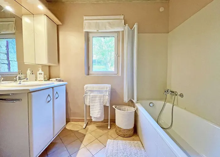 Avec Piscine Privee, 4 Personnes - Fr-1-824-9 Casa de Férias